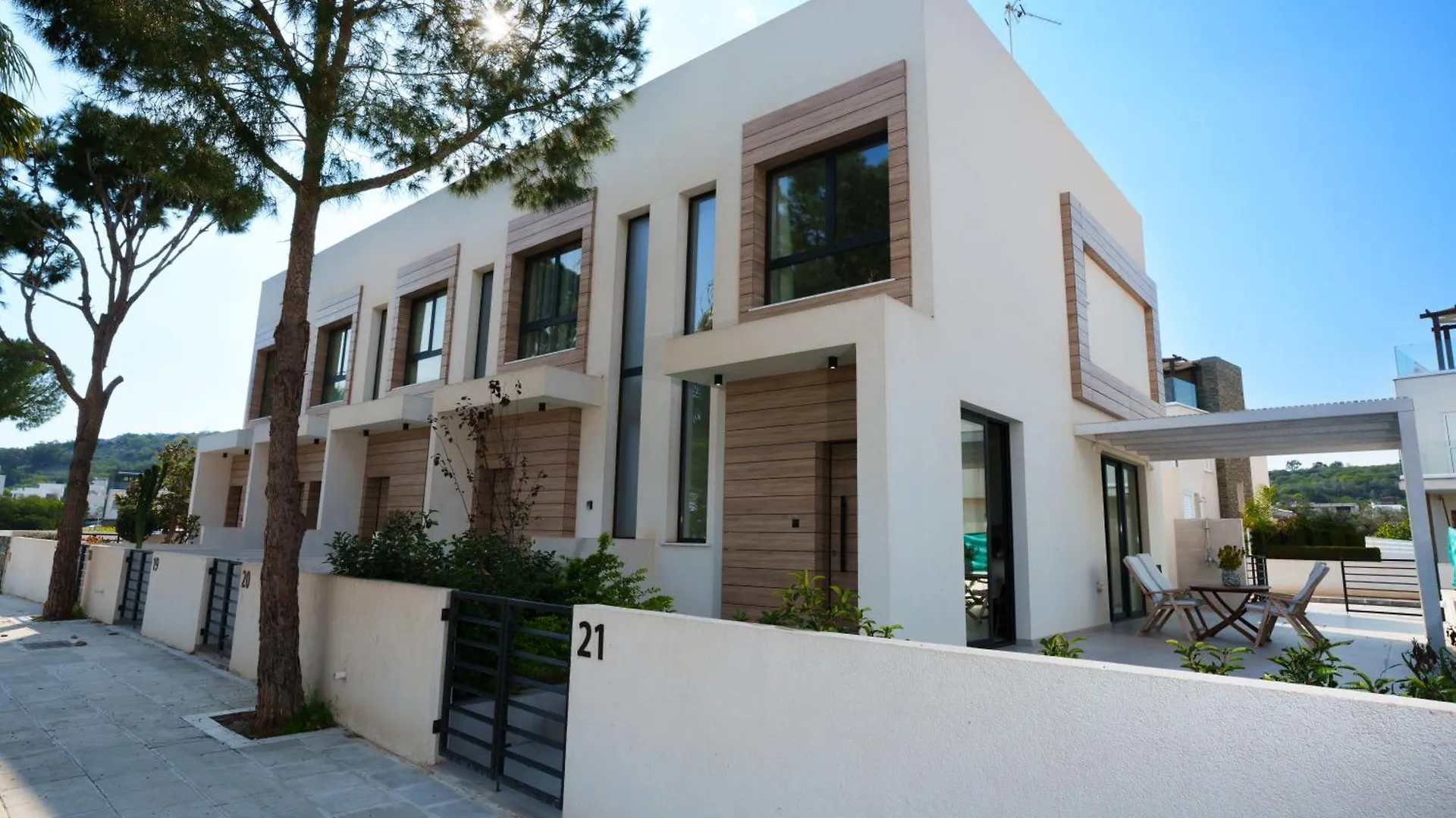 Wealthystays 2Br Retreat , 5Min Walk To Beach Protaras Cyprus