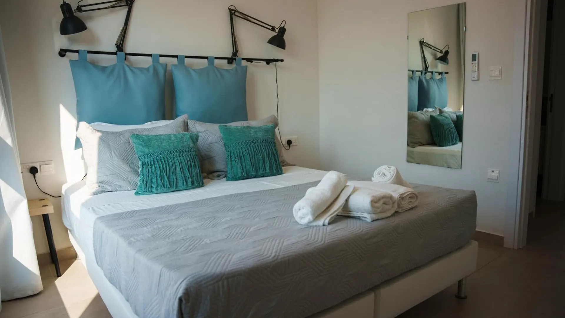 Wealthystays 2Br Retreat , 5Min Walk To Beach Protaras Cyprus
